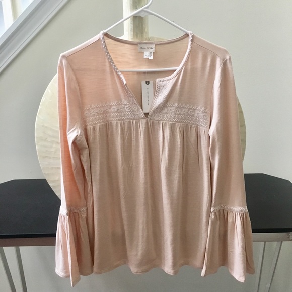 Anthropologie Tops - Anthropologie Meadow and Rue peach bell sleeve top
